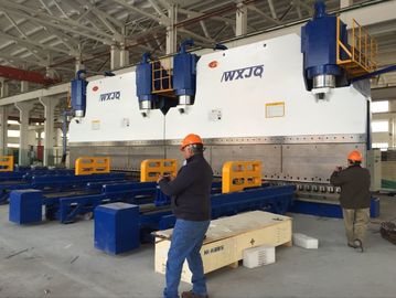 14 CNC κομματιών προς κατεργασία Τύπου μέτρα μηχανών 400 τόνος 7 Μ φρένων με το λαιμό 950mm