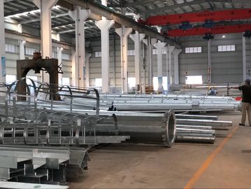 Μεγάλο πάχος πύργου Q345 CNC φρένο πιέσεως με απόσταση 2600 mm μεταξύ των κολώνων και υδραυλικής μηχανής πιέσεως